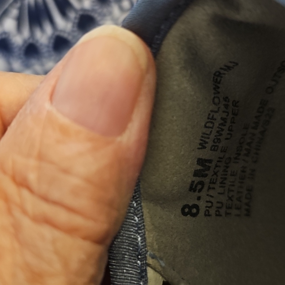 JBU Blue Mary Jane Shoes. Wildflower Memory Foam. 8.5 - Picture 10 of 10